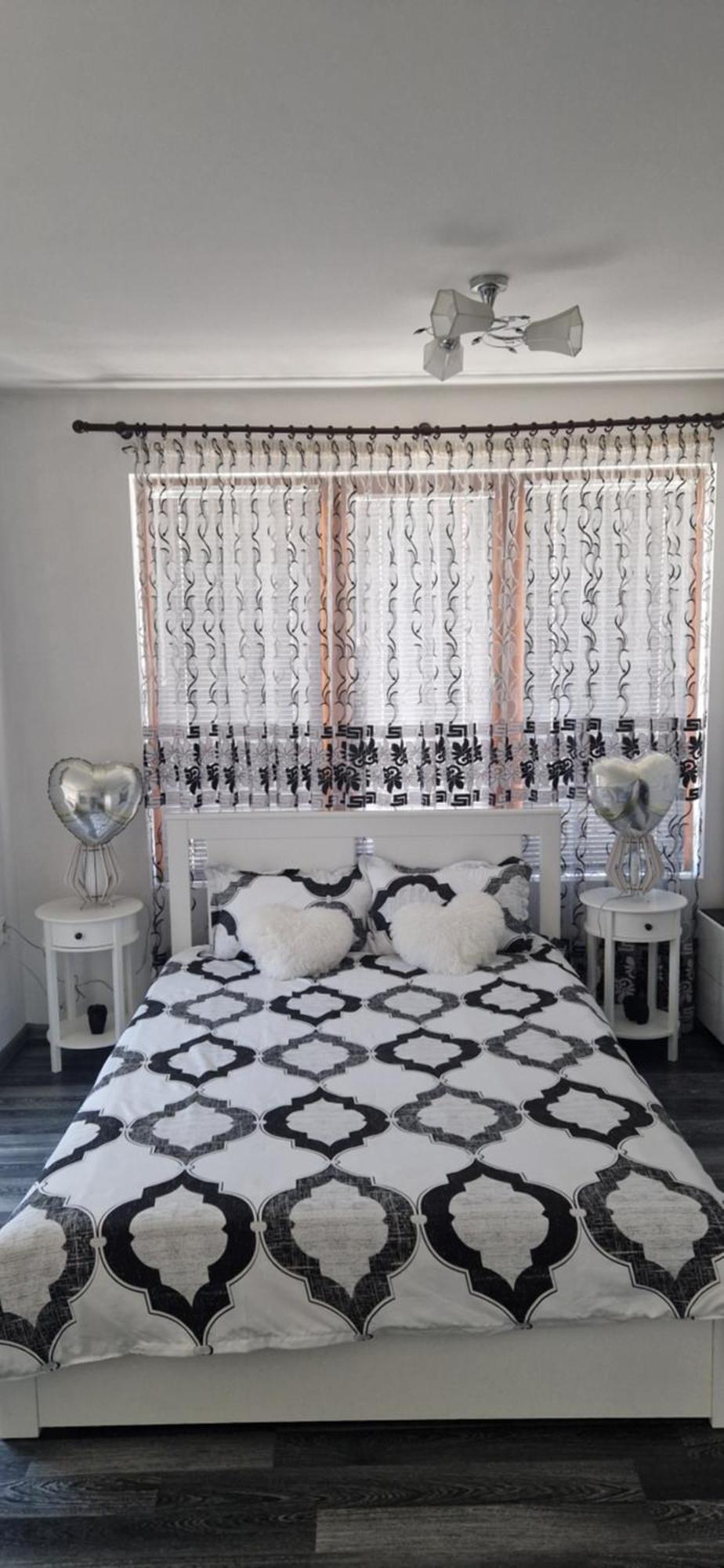 Black And White Apartment Karlovo Esterno foto